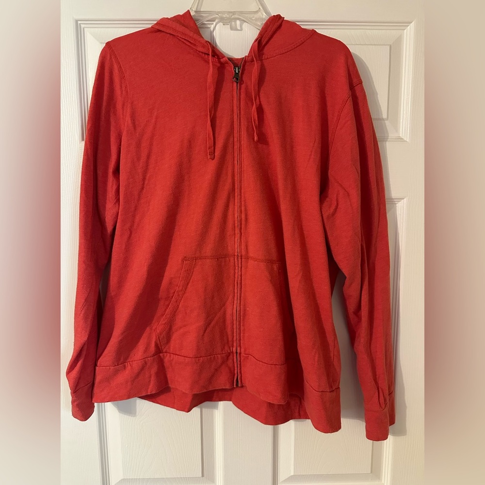 🌟 Women’s Red Zip-Up Hoodie 🌟